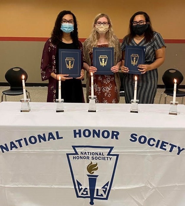 3 female initiates into the BJSHS National Honor Society