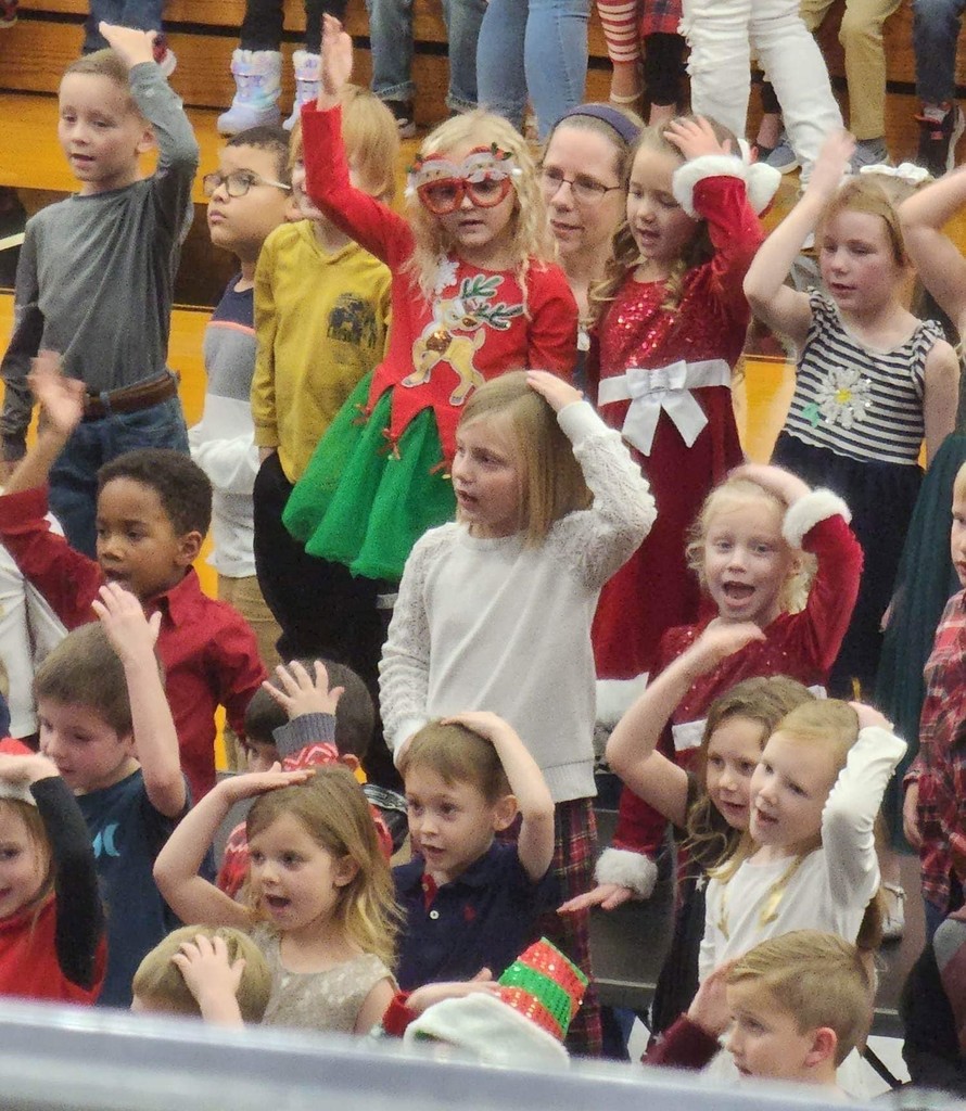Students participate in Holiday Concert