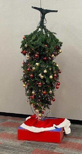 upside down Christmas tree at BPS