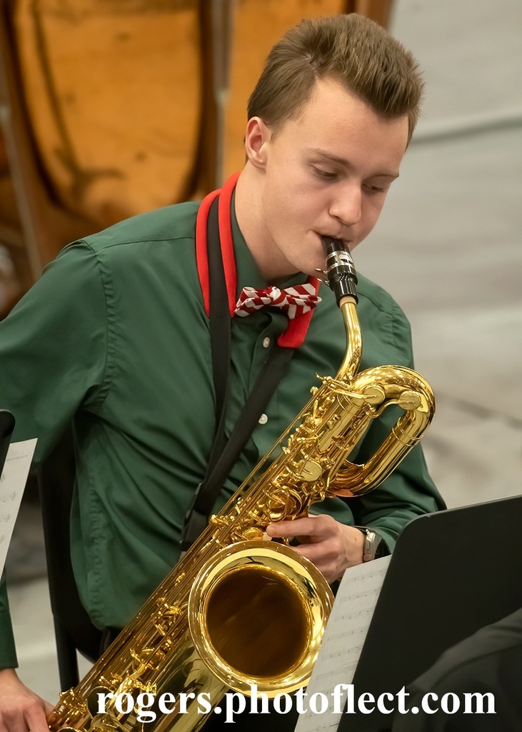 BJSHS band member plays the trumpet