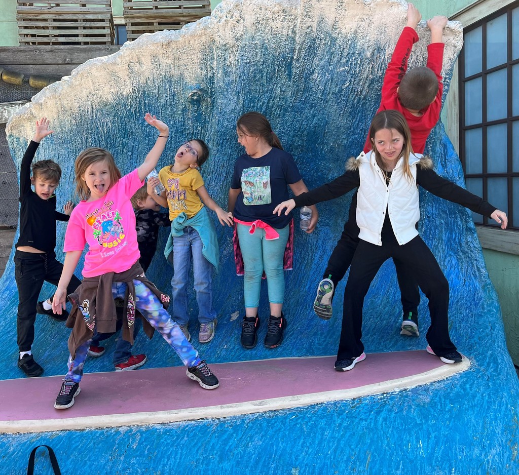 Students catch a wave at the Fort Wayne Zoo